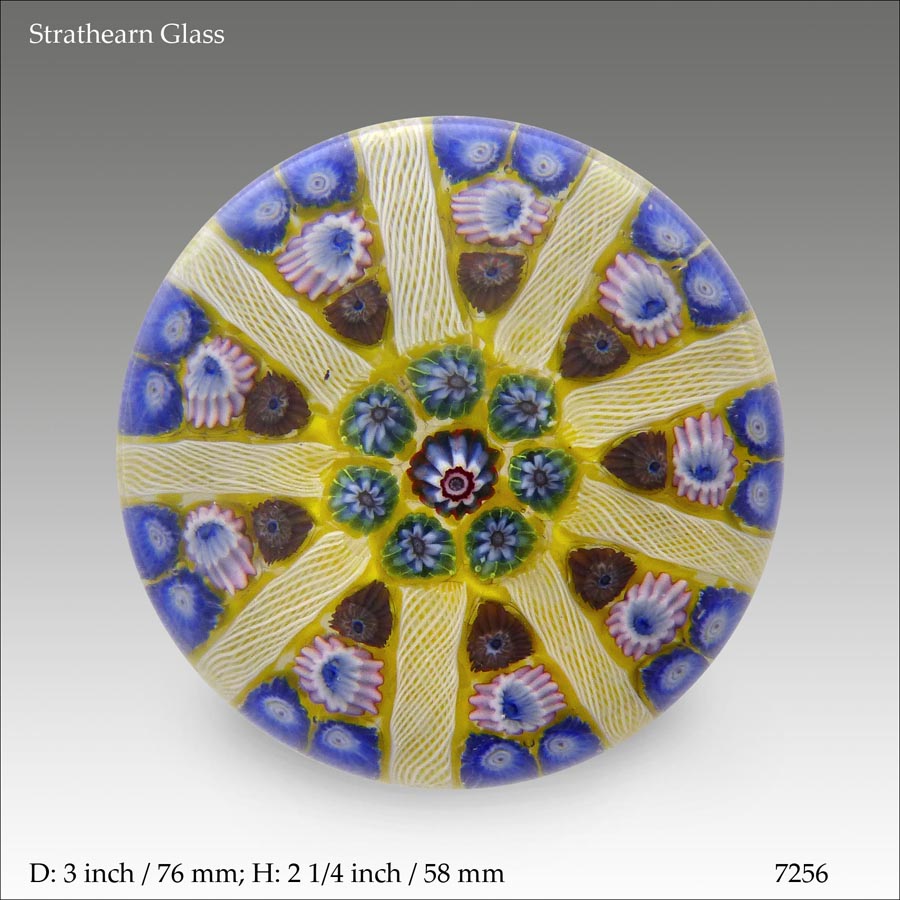 Strathearn Glass paperweight (ref. 7256)