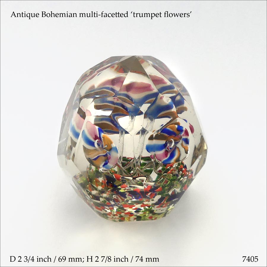 Bohemian trumpet flower paperweight (ref. 7405)