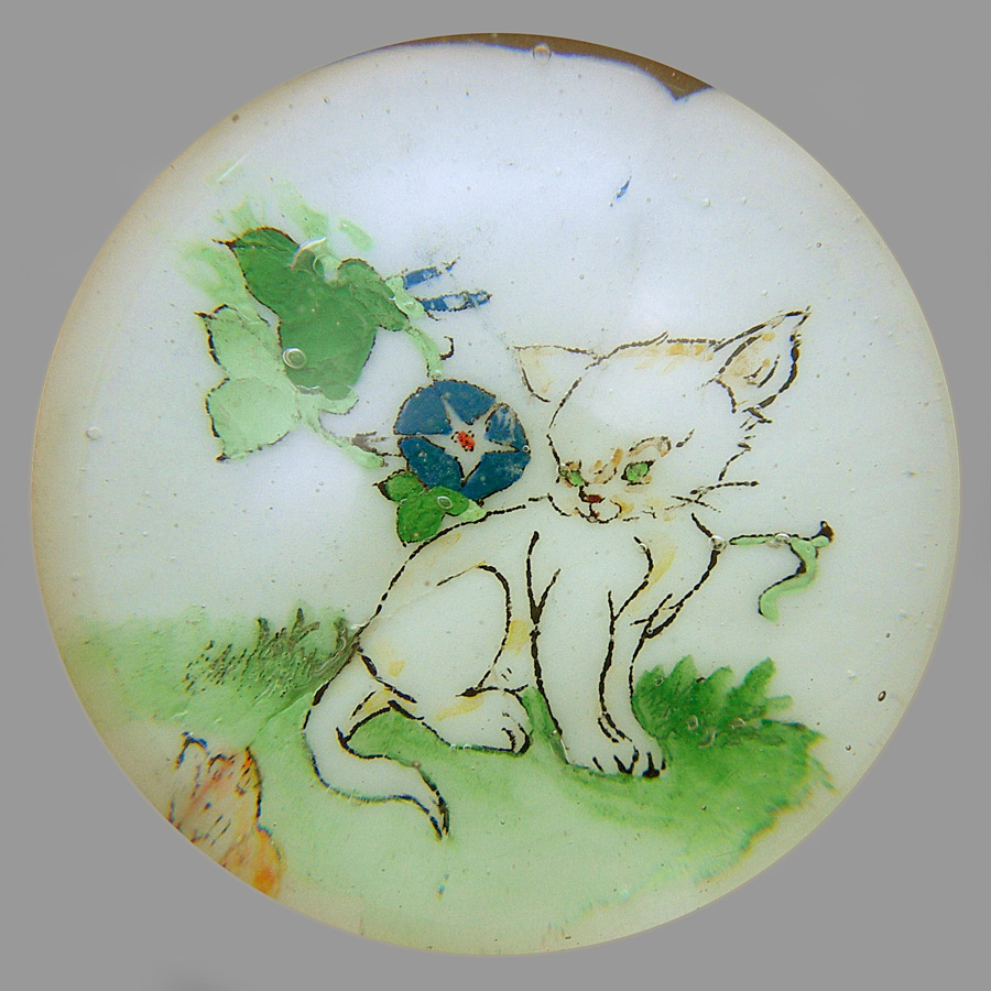 Chinese White paperweight (ref. cat mouse)
