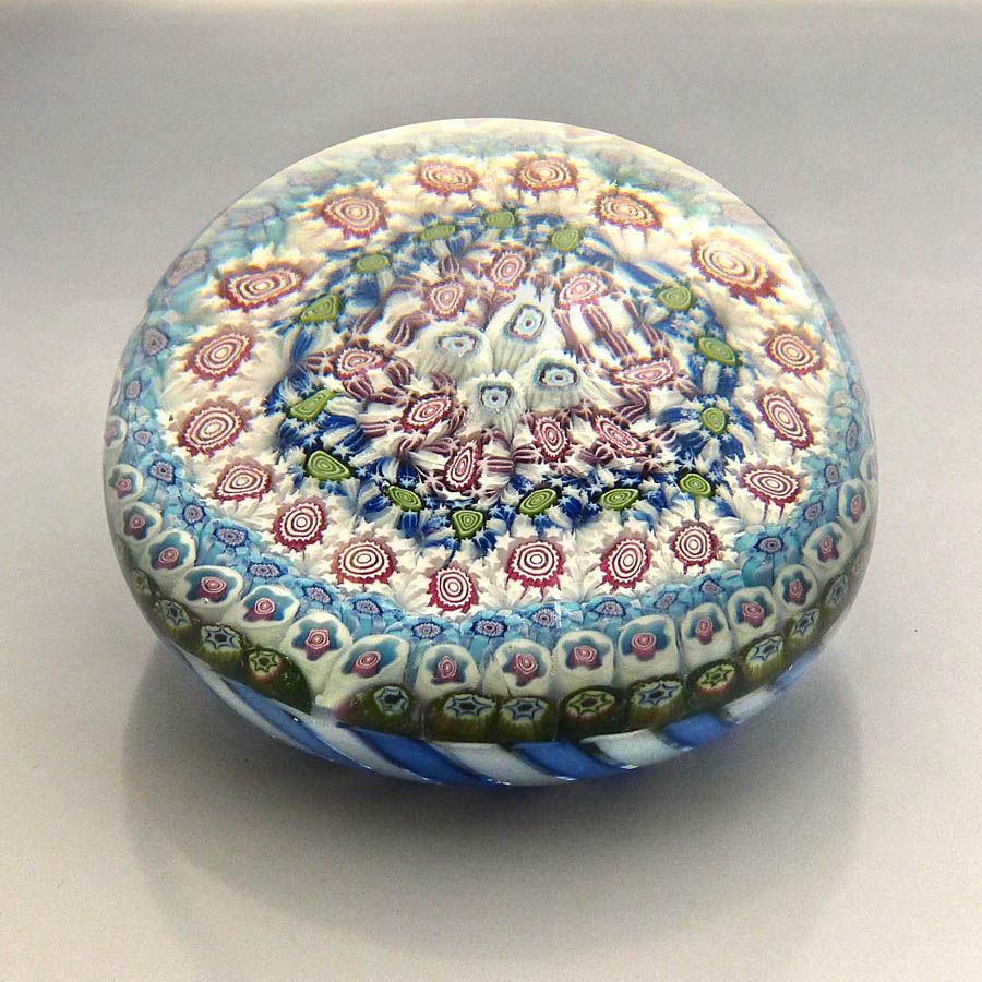 Old English Islington paperweight (ref. basket)